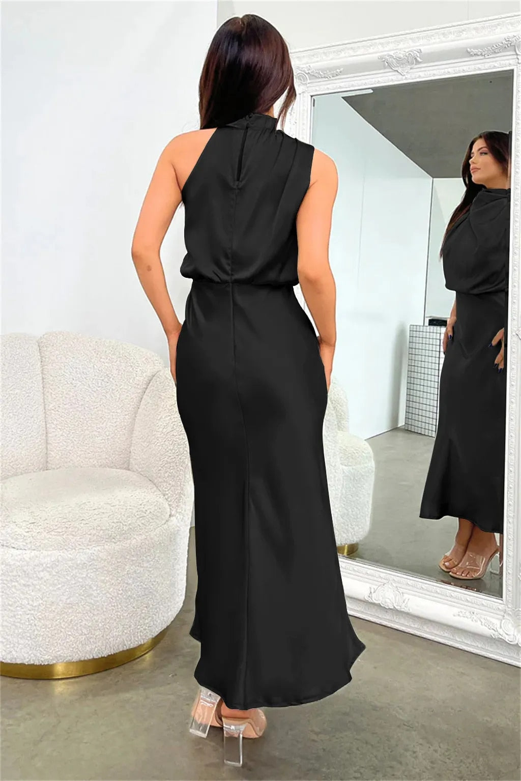 Moderna Allure - Vestido Longo de Festa Preto Drapeado em Cetim