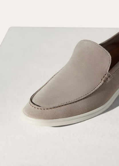 Hellgrauer Yacht-Loafer 