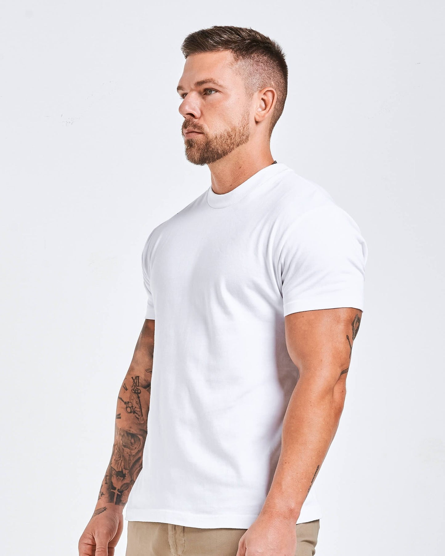 PREMIUM BASICS T-SHIRT - WHITE